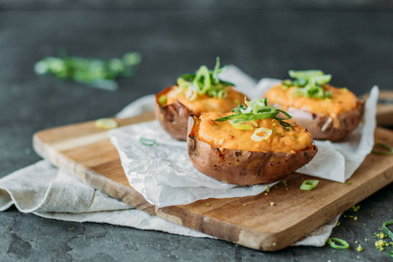 Camote relleno al horno