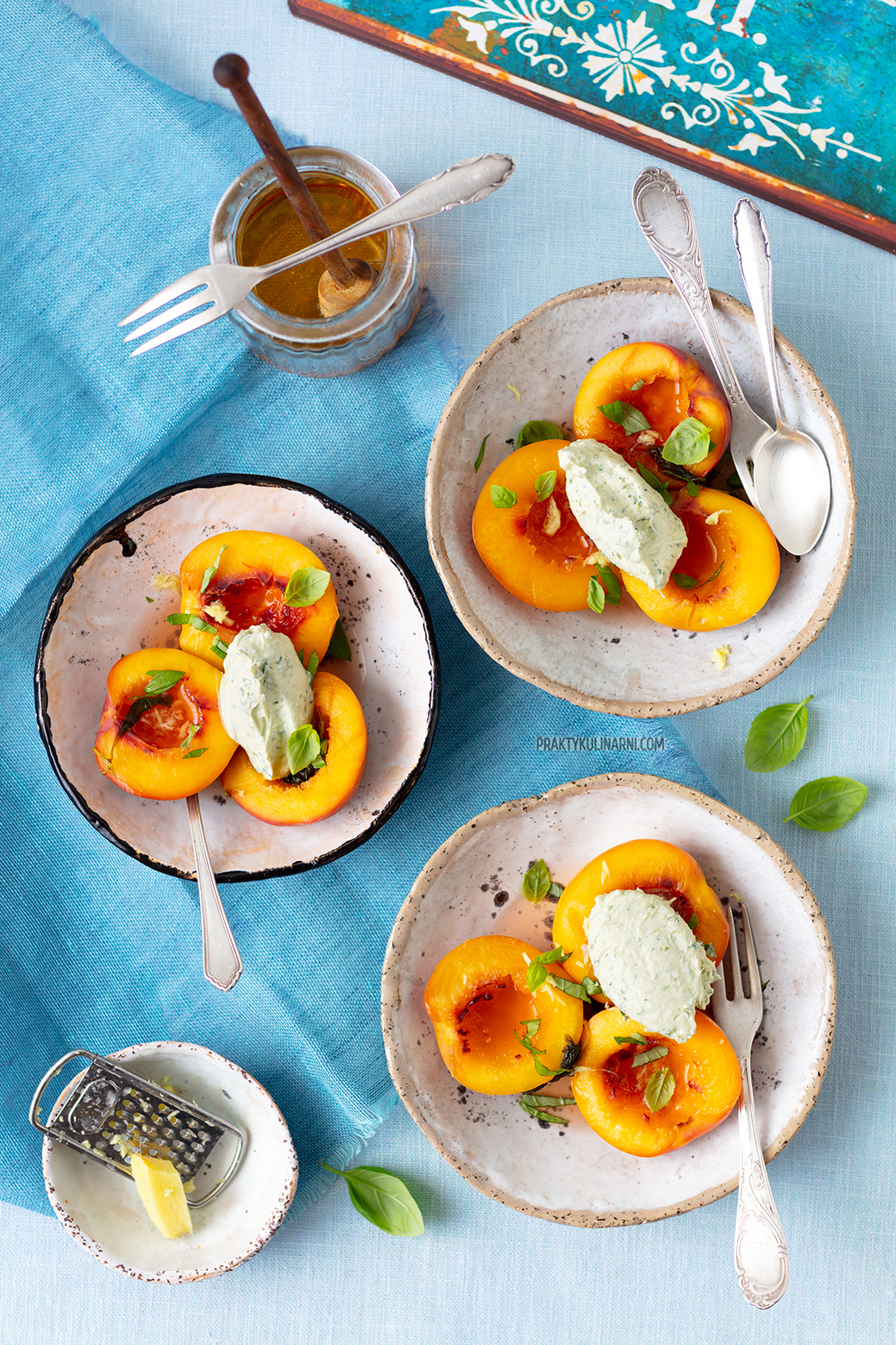 Frutas con crema de albahaca Frutas con crema de albahaca
