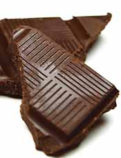 Trozos de chocolate amargo para comer a medias.