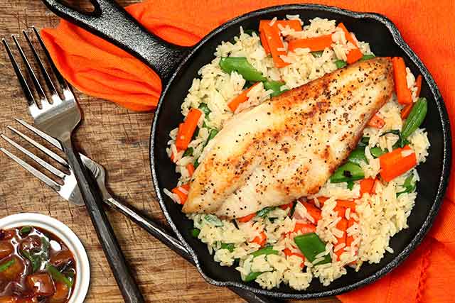 Bagre Cocinado En Sartén De Hierro Fundido.